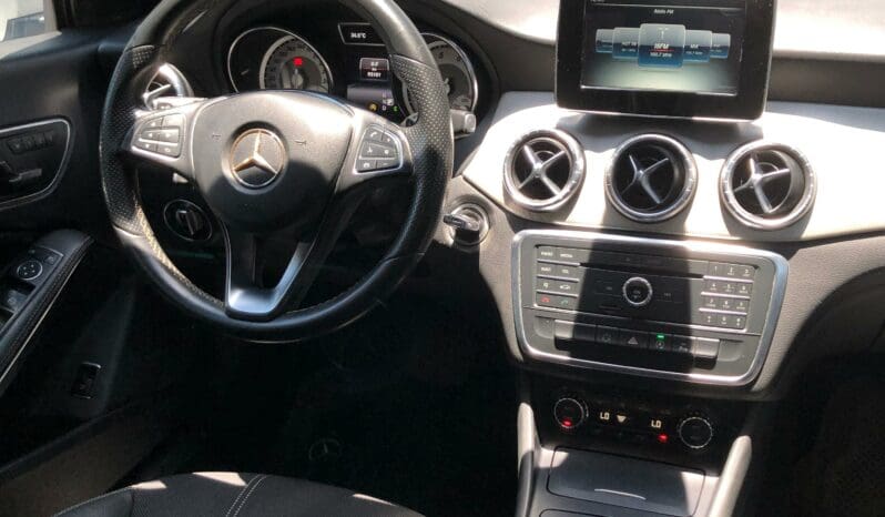 Mercedes-Benz CLA 200 1.6 VISION FLEX 4P 2015  Automático completo